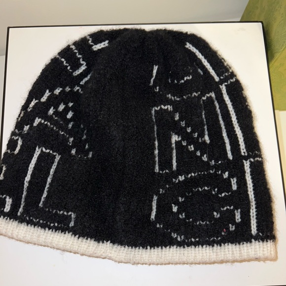 Authentic Chanel Cashmere Wool Silk Logo Beanie Hat
Black/White - Picture 3 of 4